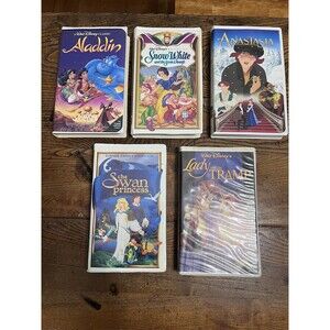 Lot of 5 Disney / Kids Collection Movie Tapes VHS Clamshell Cases.  Classics